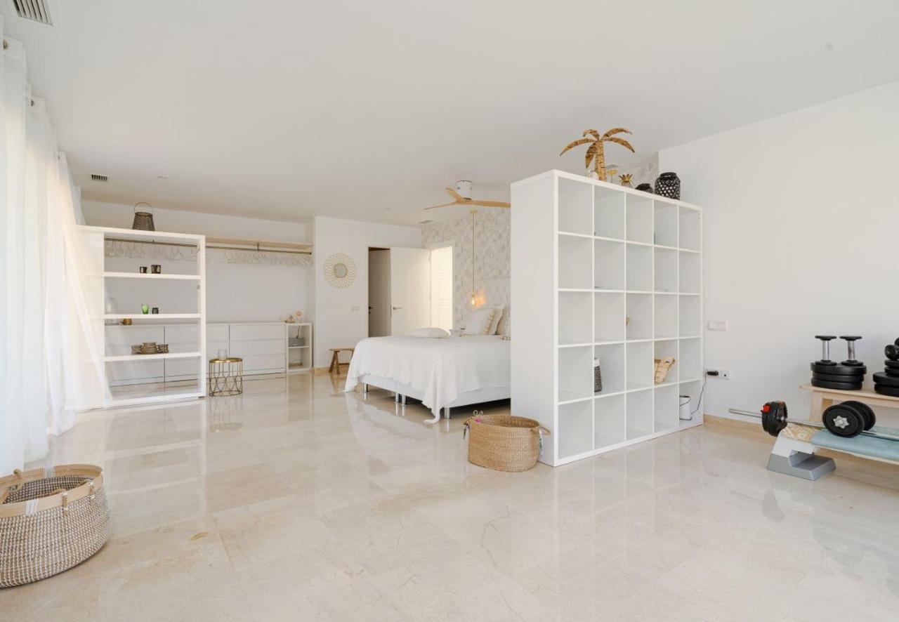 White Bay Villa *